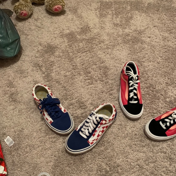Vans - Picture 2 of 4